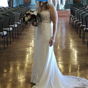 Galina Signature Wedding Dress - Size 7P